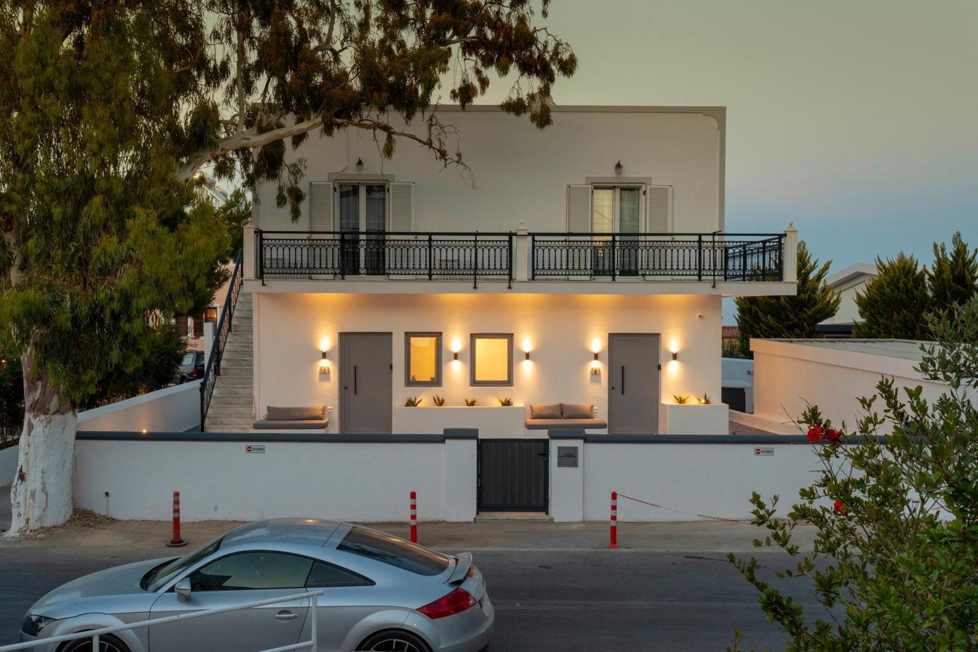 Linea Luxury Suites Fira  Exterior photo